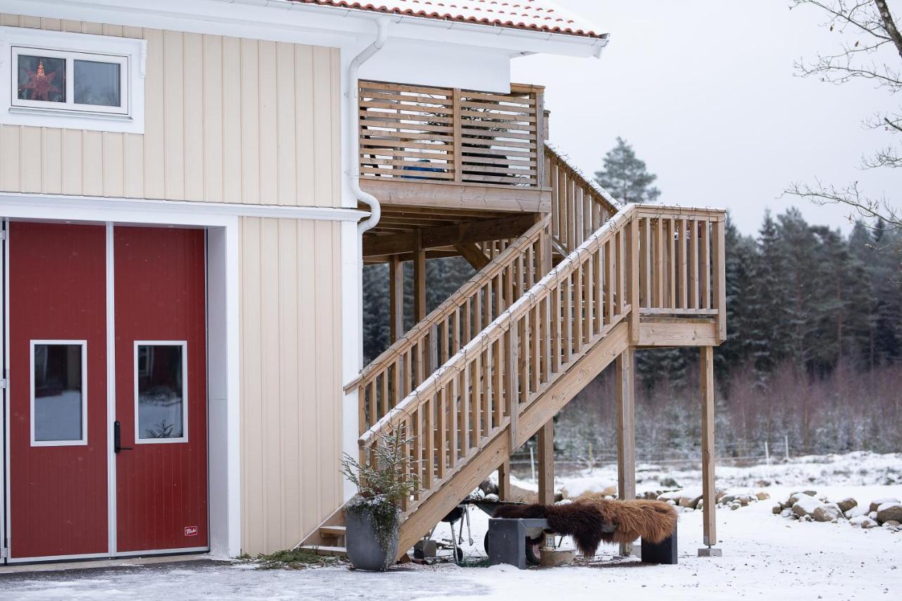 Villa Mysig Laegenhet Med Oeppen Planloesning Pa Haestgard. Ljung Esterno foto